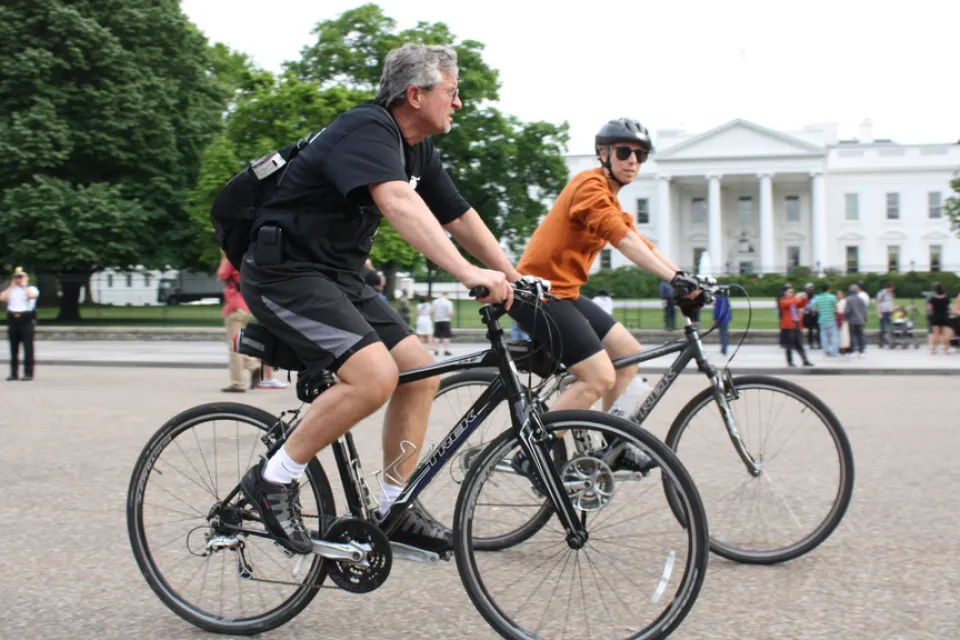 Bicyclists White House